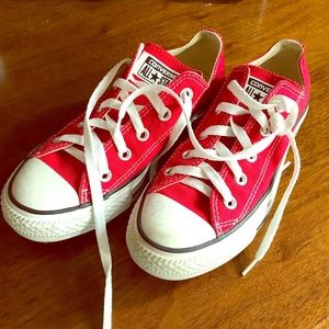 Converse Chuck Taylor All Star Low-Top, size 6